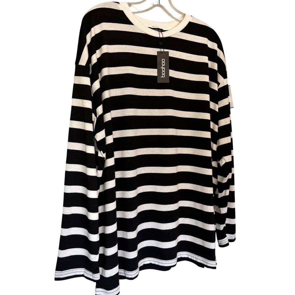 NWT Boohoo Womens Top Black & White Stripes Size UK 14/US 10 Poly + Viscose Soft